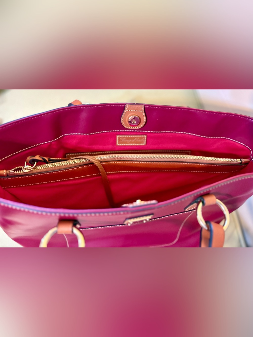 Dooney and Bourke Wexford, leather large Tammy tote bag in Mulberry color - Picture 3 of 7